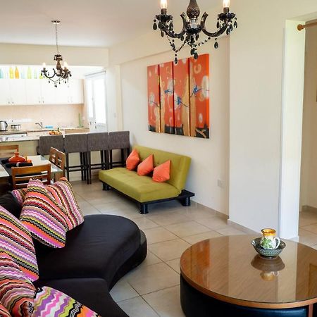 Stylish 2 Bedroom Apartment In Pegia Peyia Luaran gambar