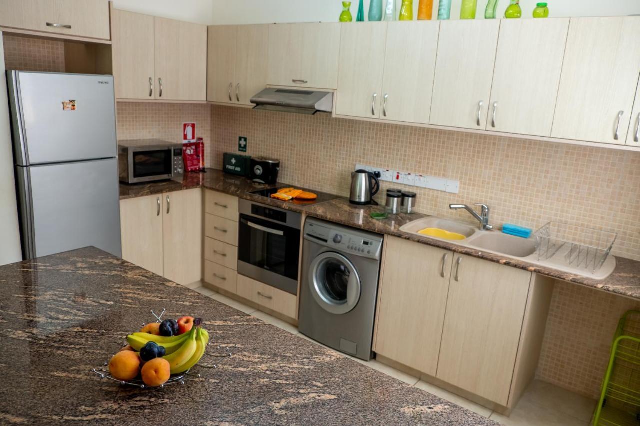 Stylish 2 Bedroom Apartment In Pegia Peyia Luaran gambar